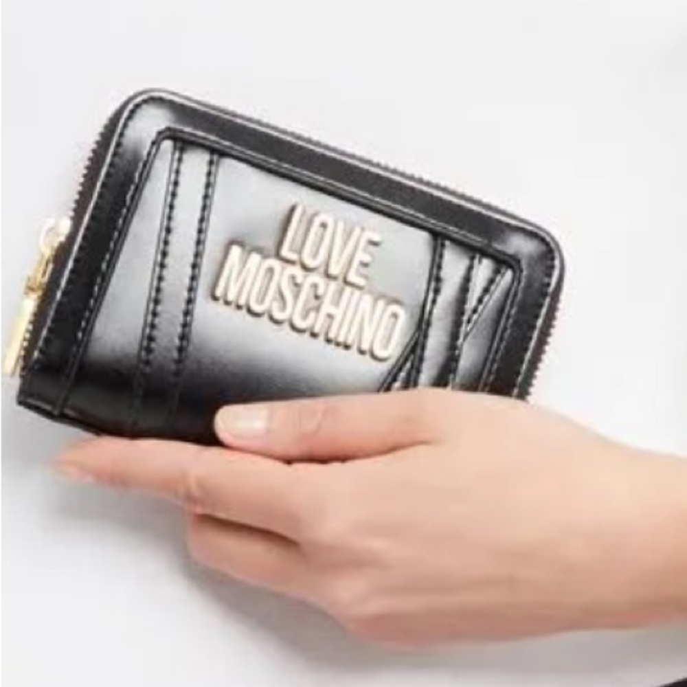 Love Moschino Black Gold Card Holder Compartment Coin Purse Zip Closure